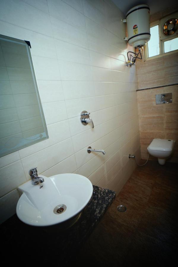 Hotel Delhi Darshan Deluxe-By Rsl Hospitality New Delhi Luaran gambar